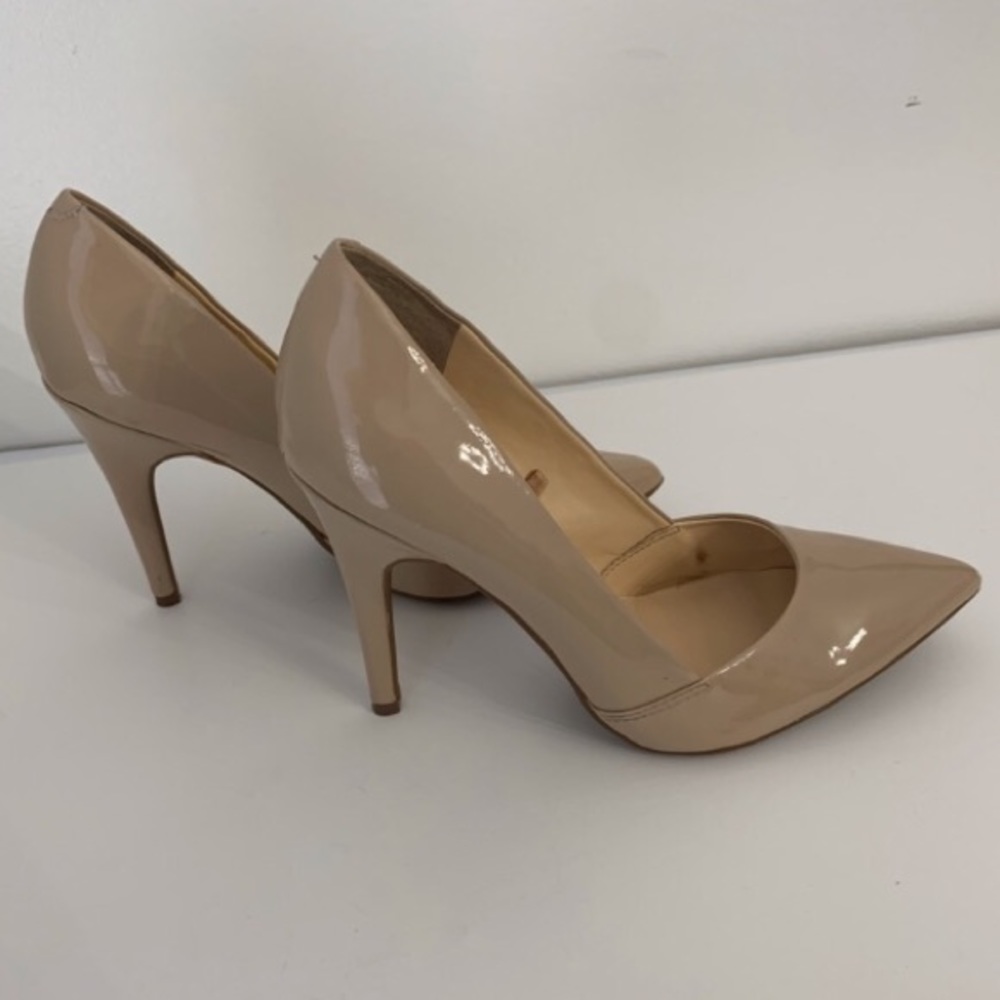 Guess nude pumps